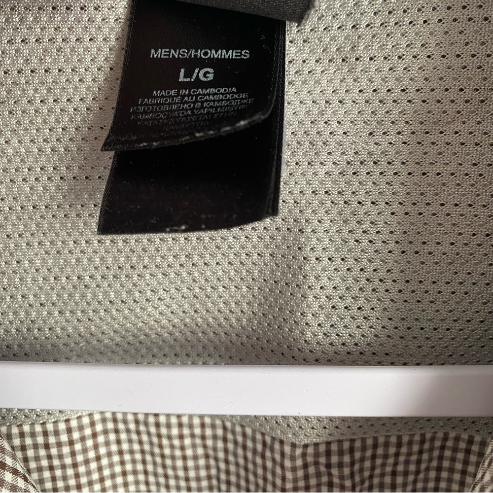 The Northface Men’s Gingham Short Sleeve Shirt - Picture 5 of 6